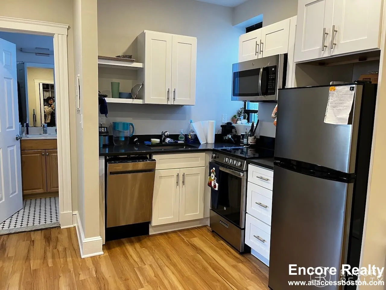 3 bed, 1 bath apartment for rent at 833 Beacon St Unit 502, Fenway — photo 1 of 23
