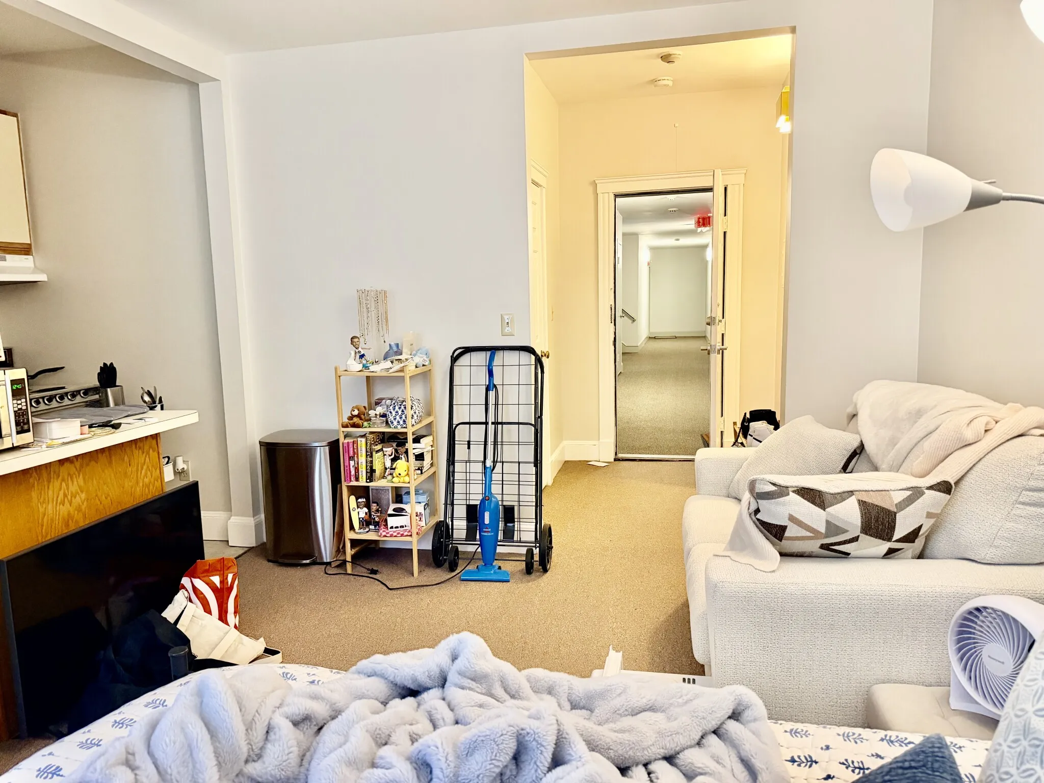 Studio bed, 1 bath apartment for rent at 833 Beacon St Unit 505, Fenway — photo 4 of 14