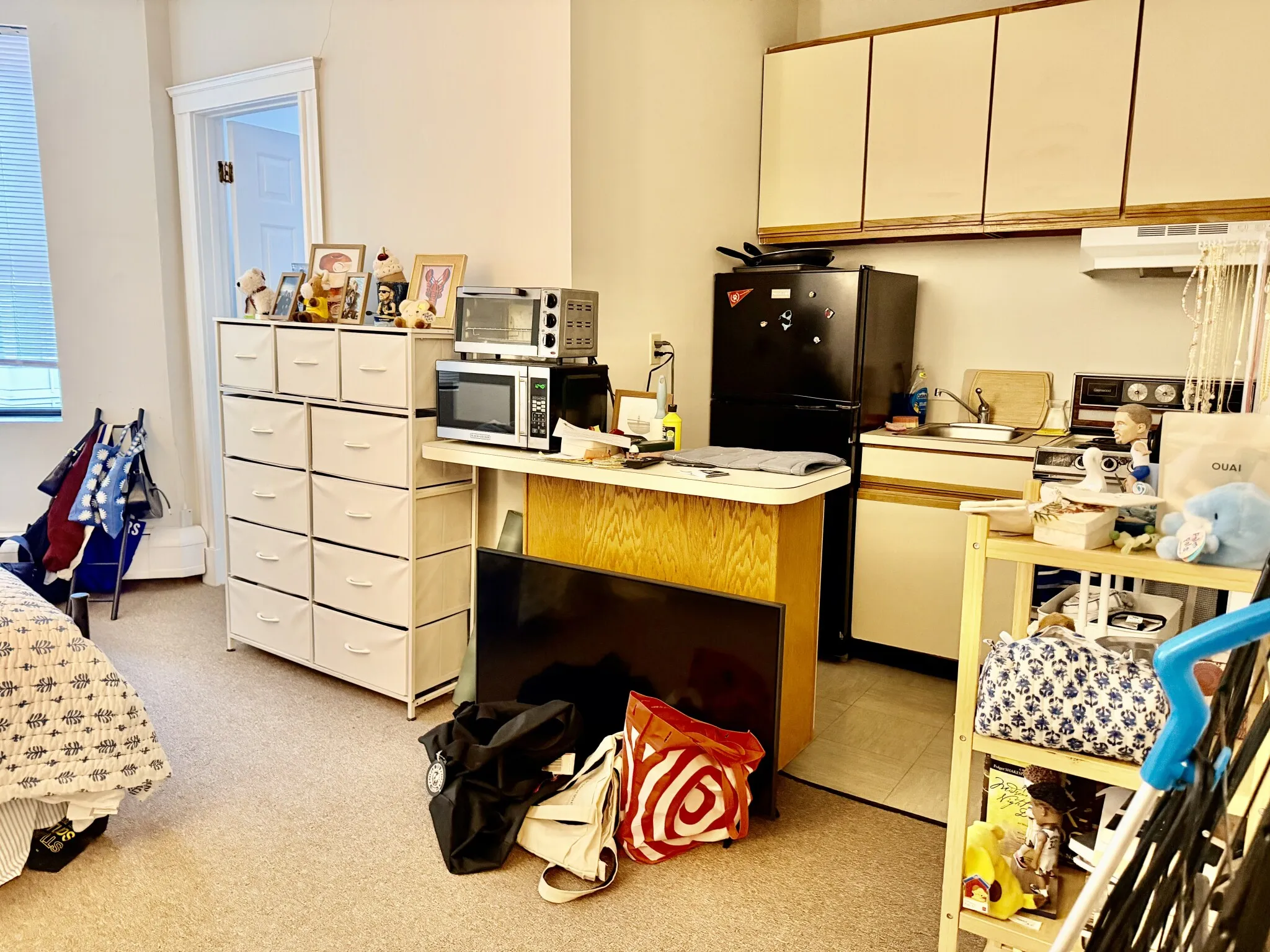 Studio bed, 1 bath apartment for rent at 833 Beacon St Unit 505, Fenway — photo 3 of 14