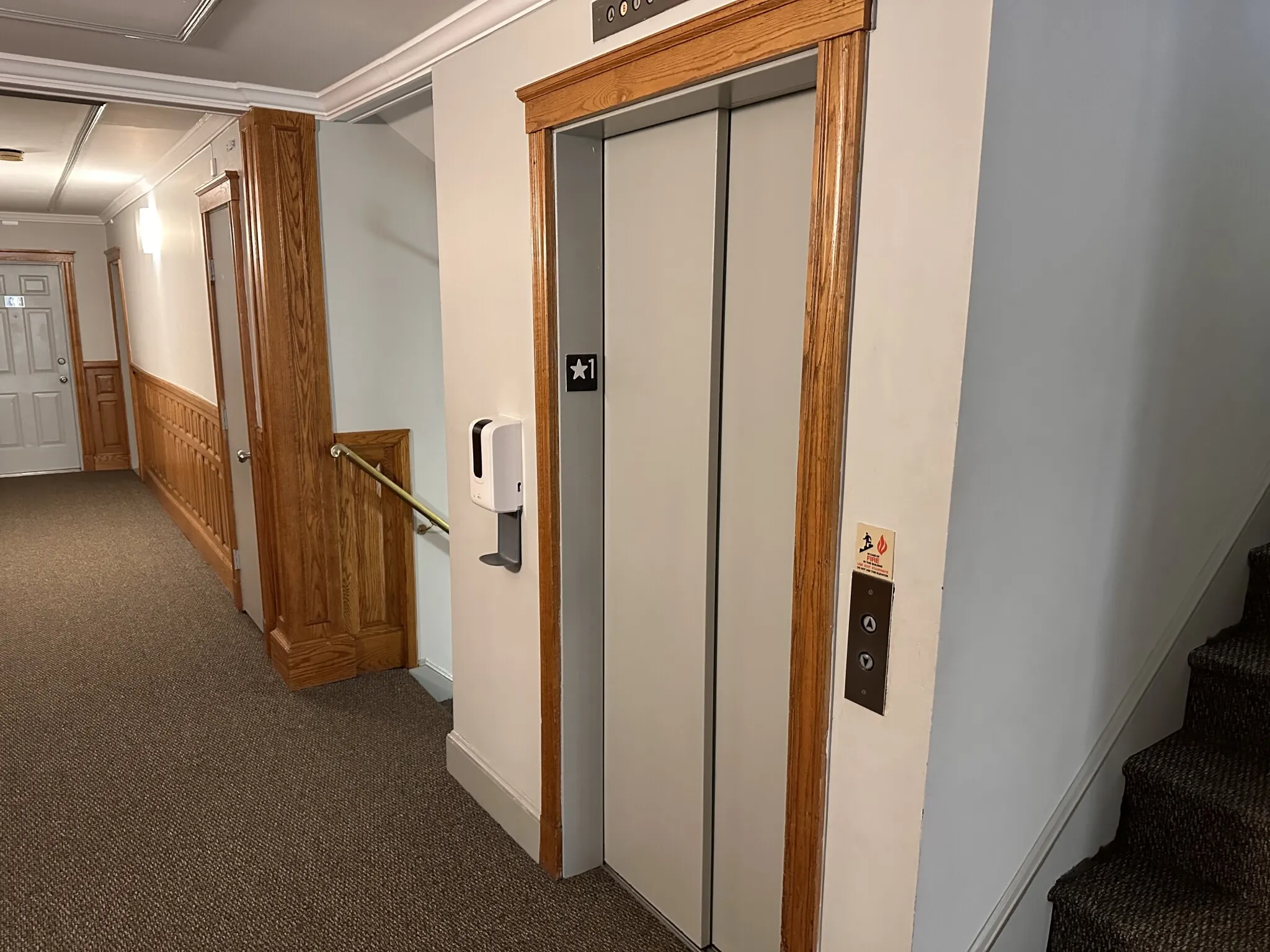 3 bed, 1 bath apartment for rent at 833 Beacon St Unit B, Fenway — photo 5 of 6