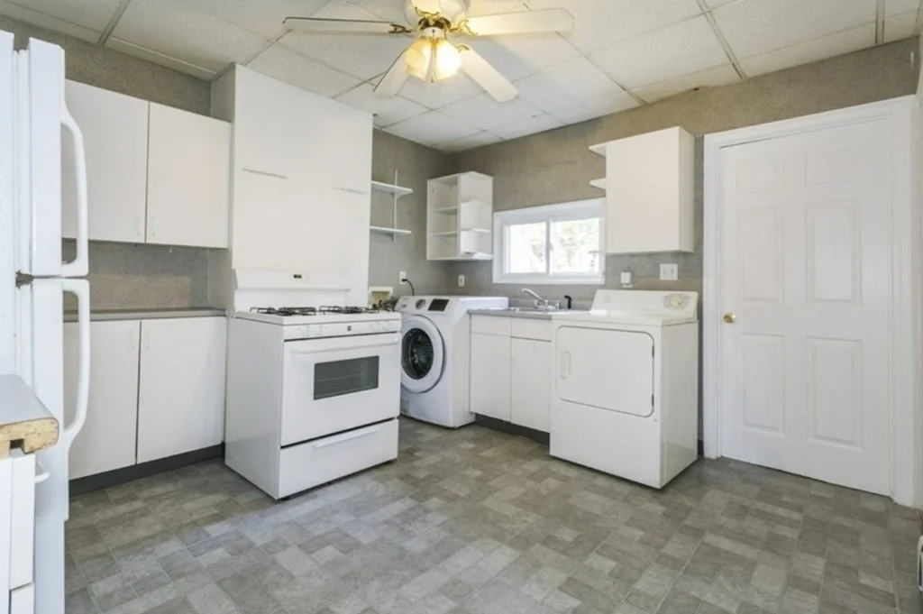 2 bed, 1 bath apartment for rent at 835 E 2nd St Unit 1, South Boston