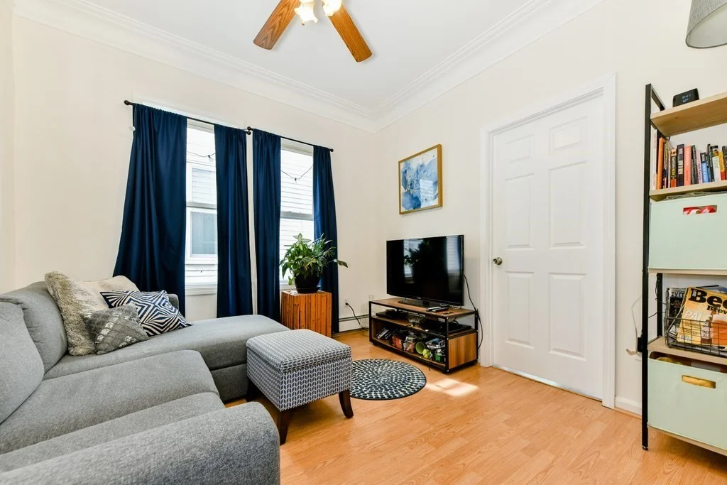 4 bed, 2 bath apartment for rent at 835 E 2nd Unit 2, South Boston — photo 3 of 19