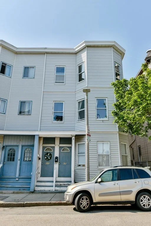 4 bed, 2 bath apartment for rent at 835 E 2nd Unit 2, South Boston — photo 18 of 19