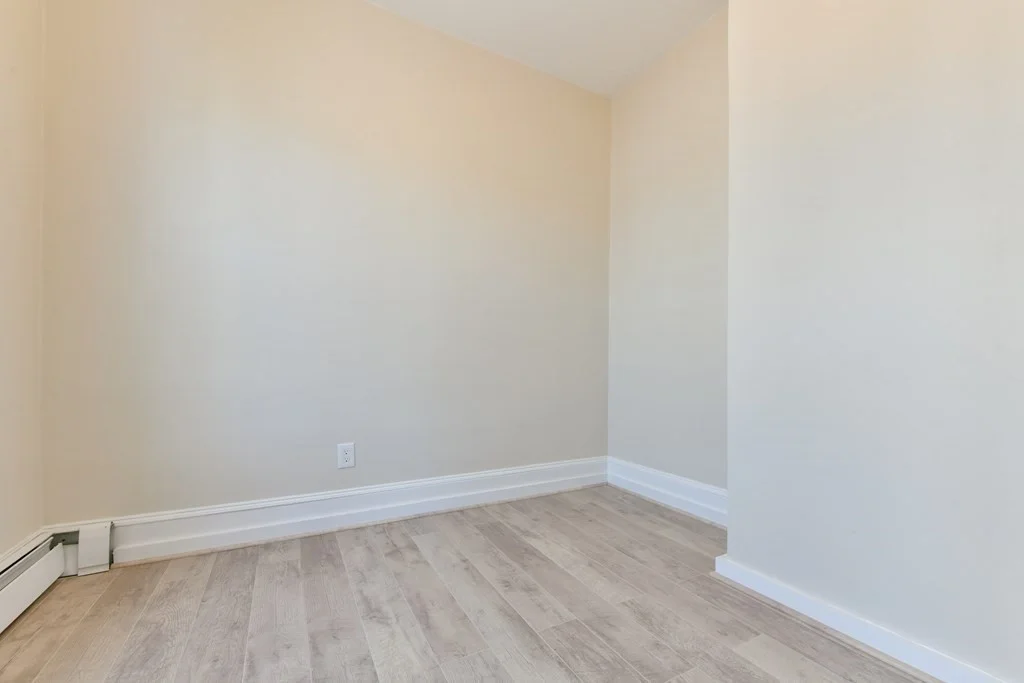 4 bed, 2 bath apartment for rent at 835 E 2nd Unit 2, South Boston — photo 9 of 19
