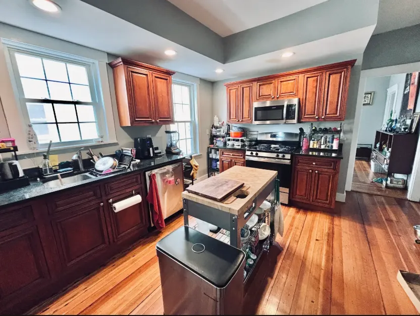 3 bed, 1 bath apartment for rent at 835 Fellsway Unit 1, Medford — photo 3 of 23