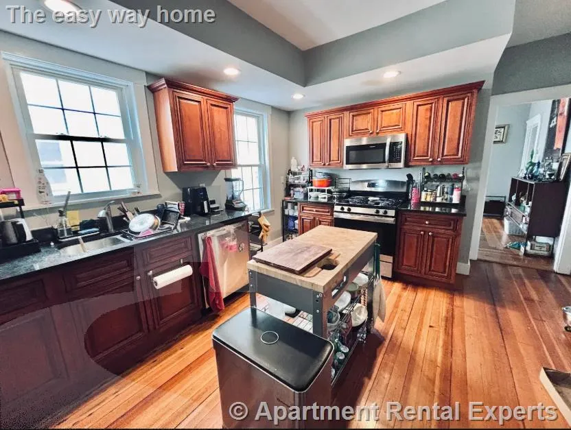 3 bed, 1 bath apartment for rent at 835 Fellsway, Wellington — photo 3 of 23