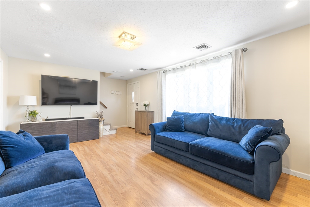 2 bed, 1 bath apartment for rent at 835 Mount Hope St Unit 19, North Attleboro — photo 9 of 19