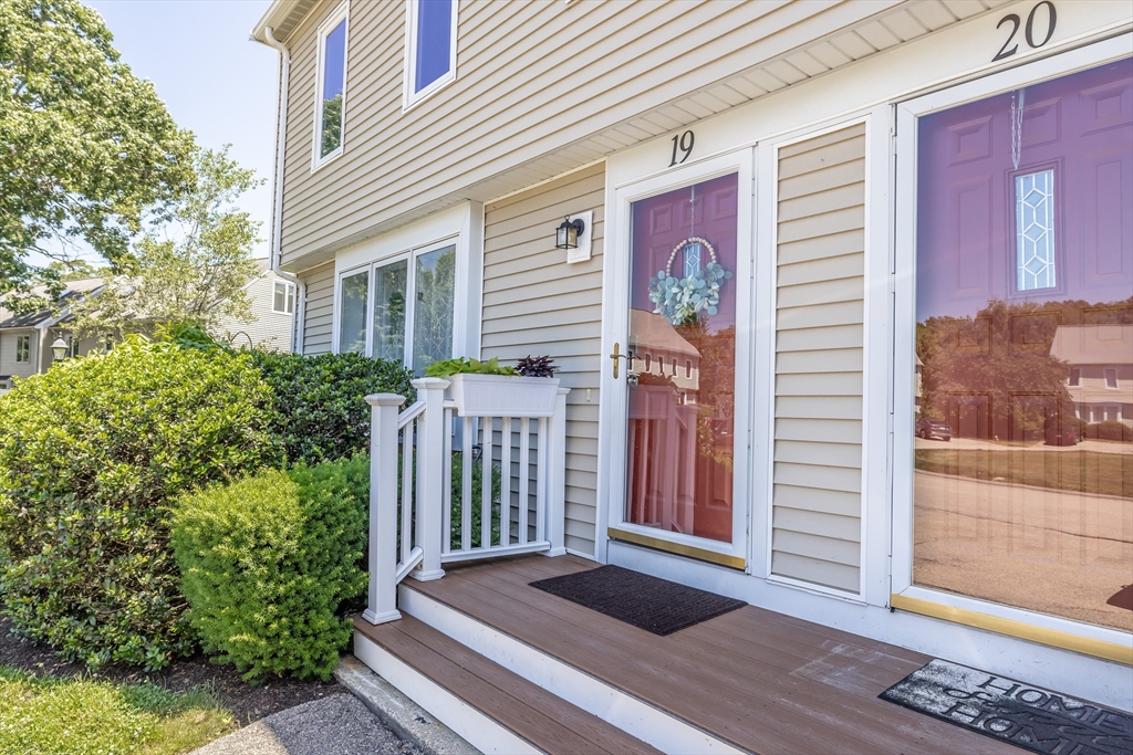 2 bed, 1 bath apartment for rent at 835 Mount Hope St Unit 19, North Attleboro