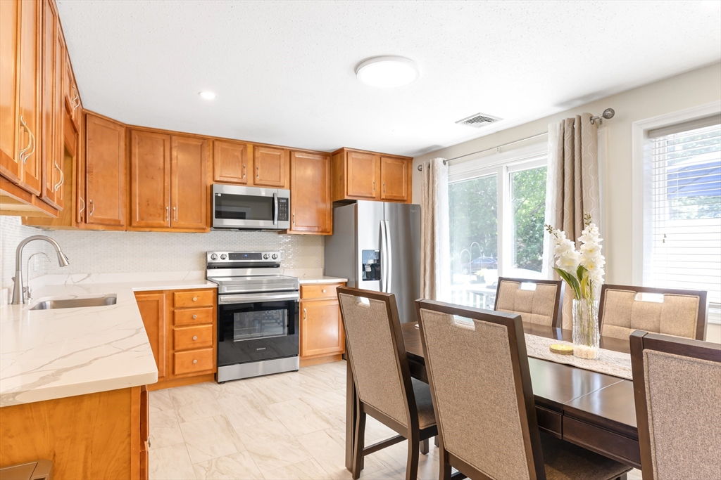 2 bed, 1 bath apartment for rent at 835 Mount Hope St Unit 19, North Attleboro — photo 3 of 19