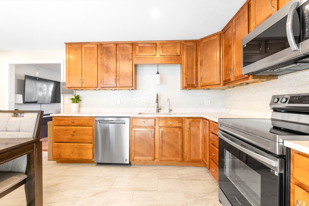 2 bed, 1 bath apartment for rent at 835 Mount Hope St Unit 19, North Attleboro — photo 4 of 19