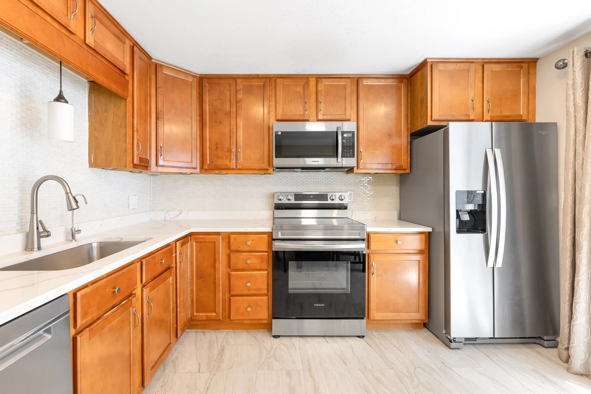 2 bed, 1 bath apartment for rent at 835 Mount Hope St Unit 19, North Attleboro — photo 2 of 19
