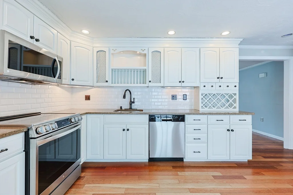 3 bed, 1 bath apartment for rent at 835 Mount Hope St Unit 40, North Attleboro — photo 7 of 40