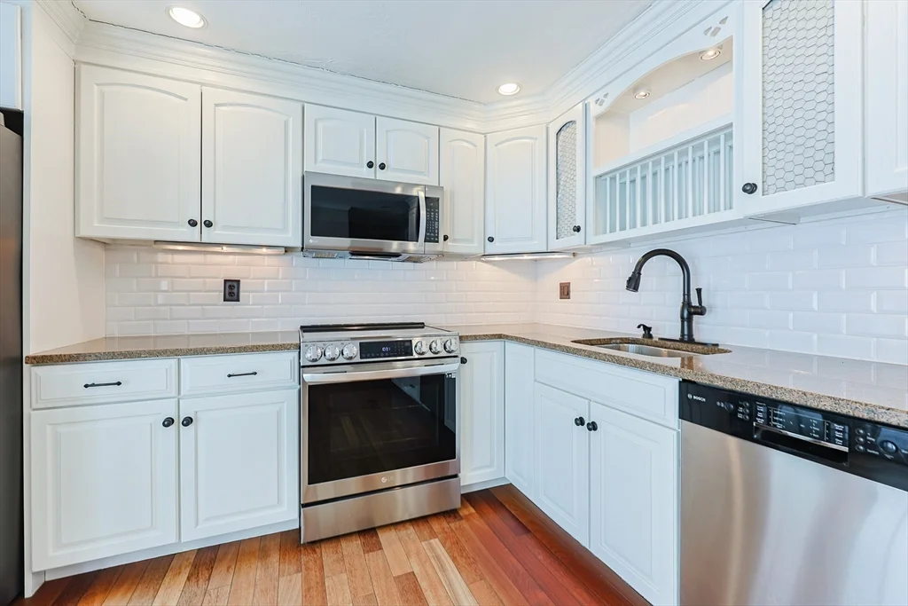 3 bed, 1 bath apartment for rent at 835 Mount Hope St Unit 40, North Attleboro — photo 6 of 40