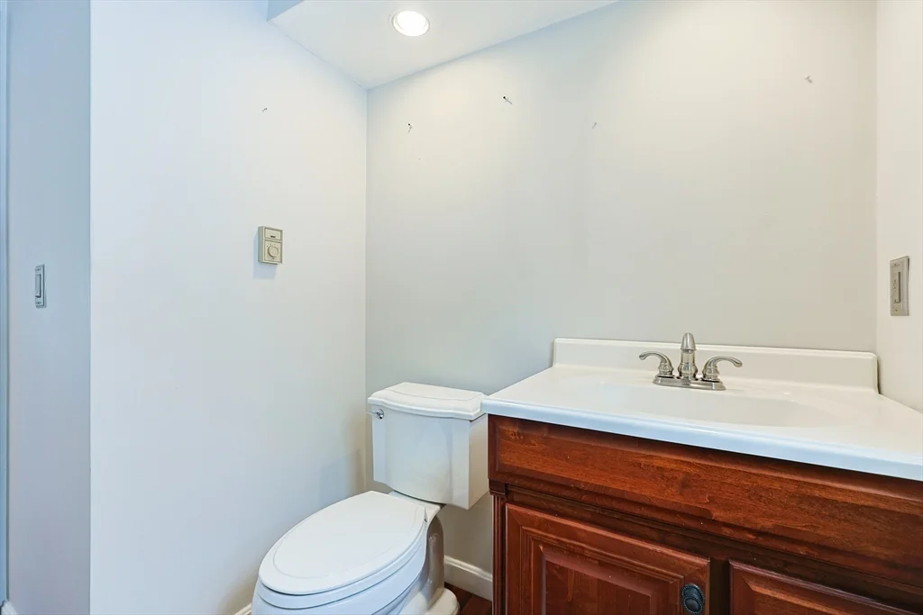 3 bed, 1 bath apartment for rent at 835 Mount Hope St Unit 40, North Attleboro — photo 19 of 40