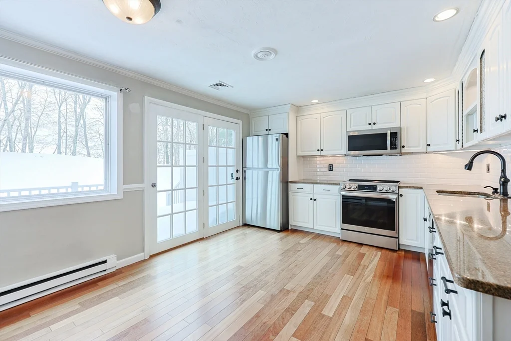 3 bed, 1 bath apartment for rent at 835 Mount Hope St Unit 40, North Attleboro — photo 3 of 40