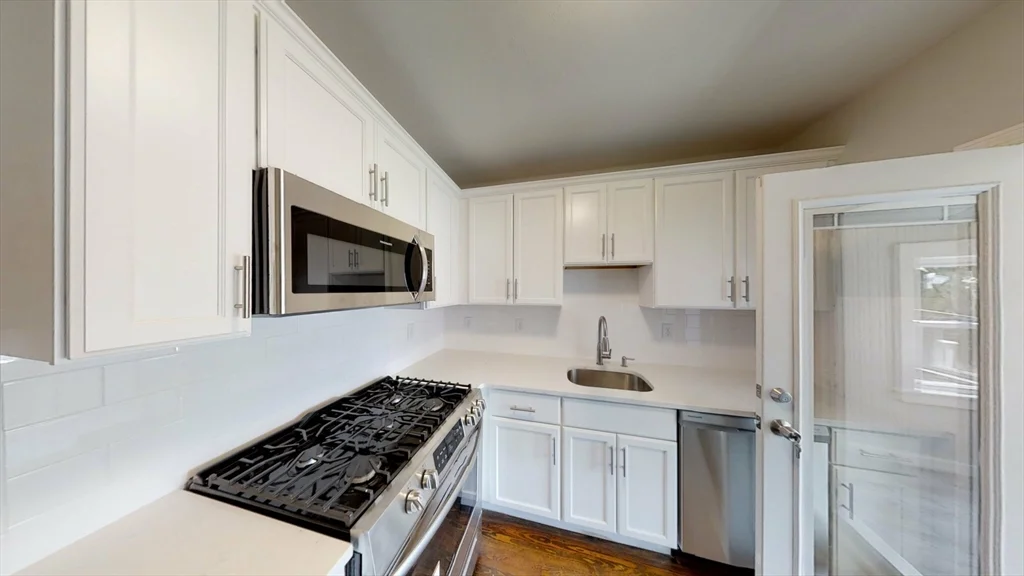 1 bed, 1 bath apartment for rent at 836 Canterbury St Unit 2R, Roslindale