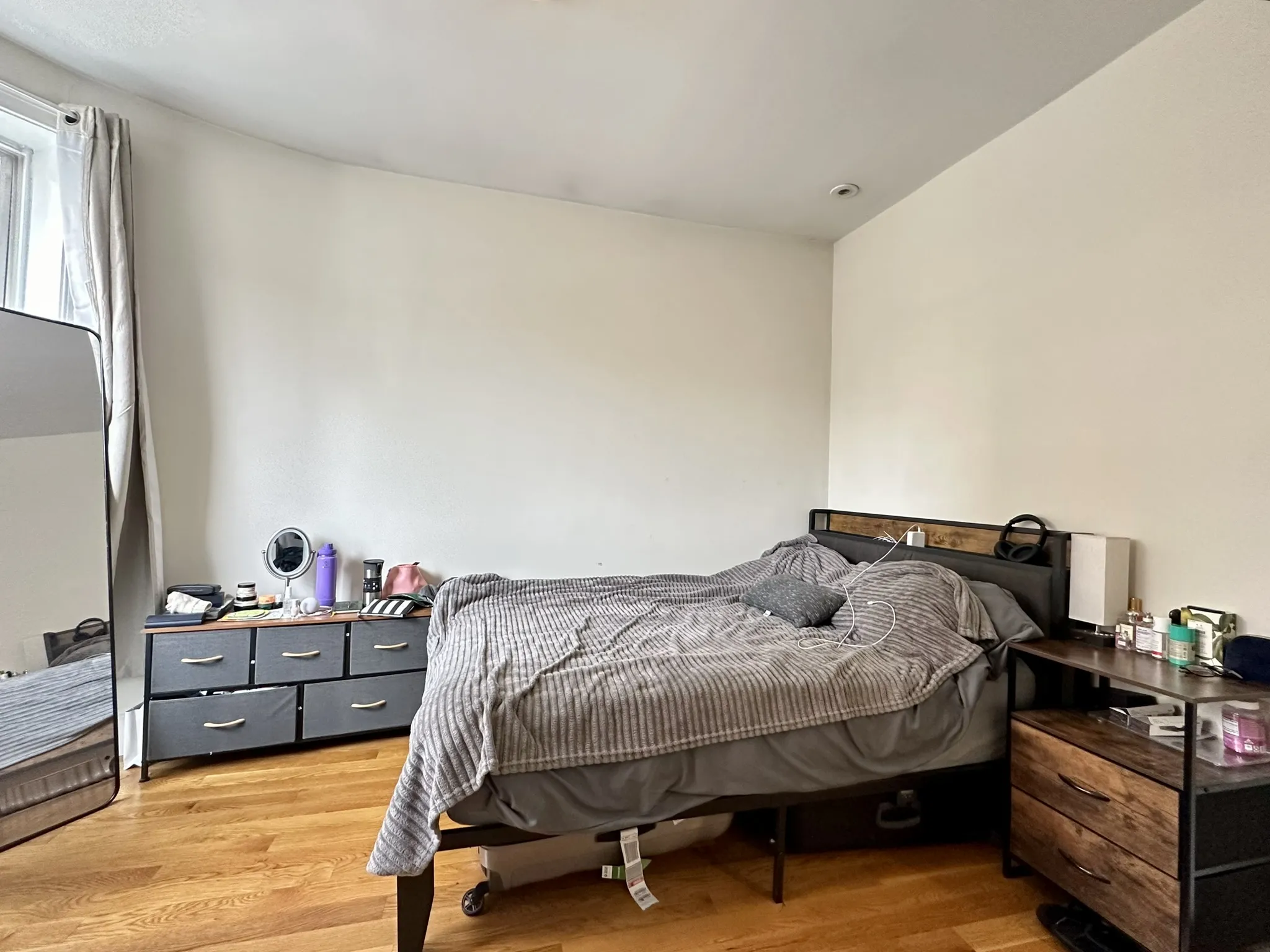 4 bed, 2 bath apartment for rent at 836 Huntington Ave Unit 1, Mission Hill — photo 6 of 32