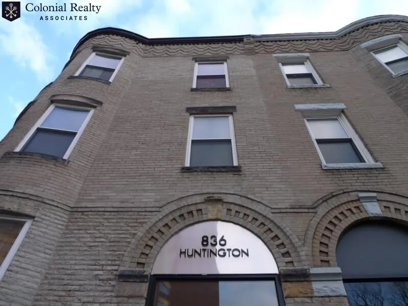 4 bed, 2 bath apartment for rent at 836 Huntington Ave Unit 2, Mission Hill — photo 13 of 16