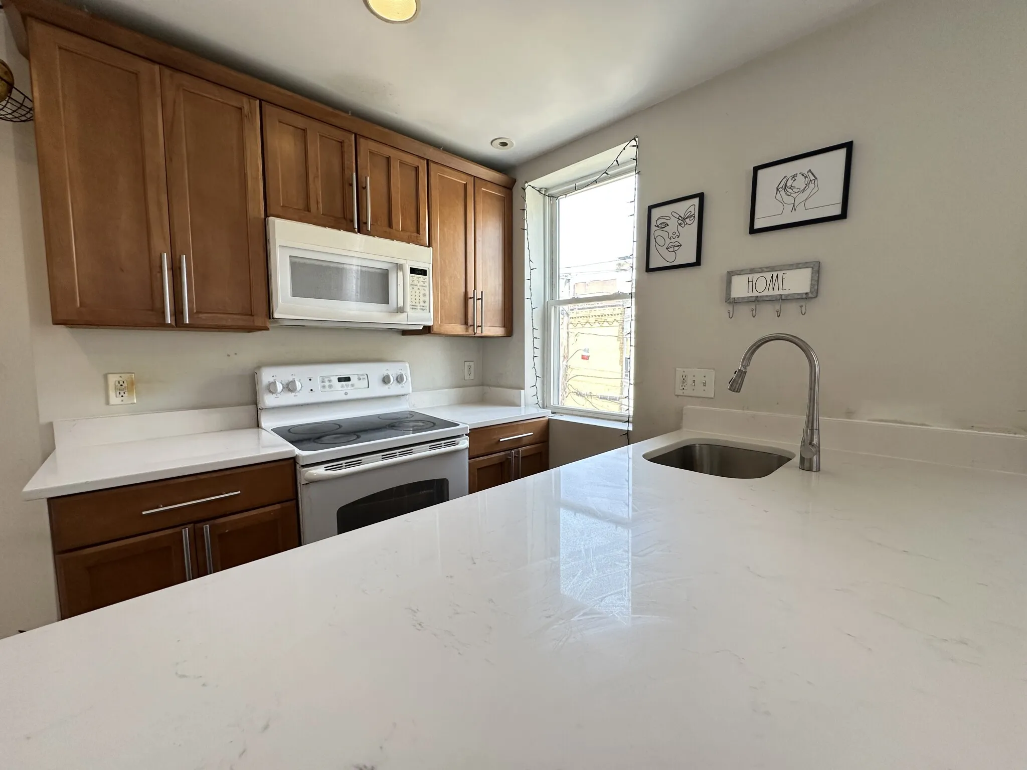 4 bed, 1 bath apartment for rent at 836 Huntington Ave Unit 3, Mission Hill — photo 1 of 23