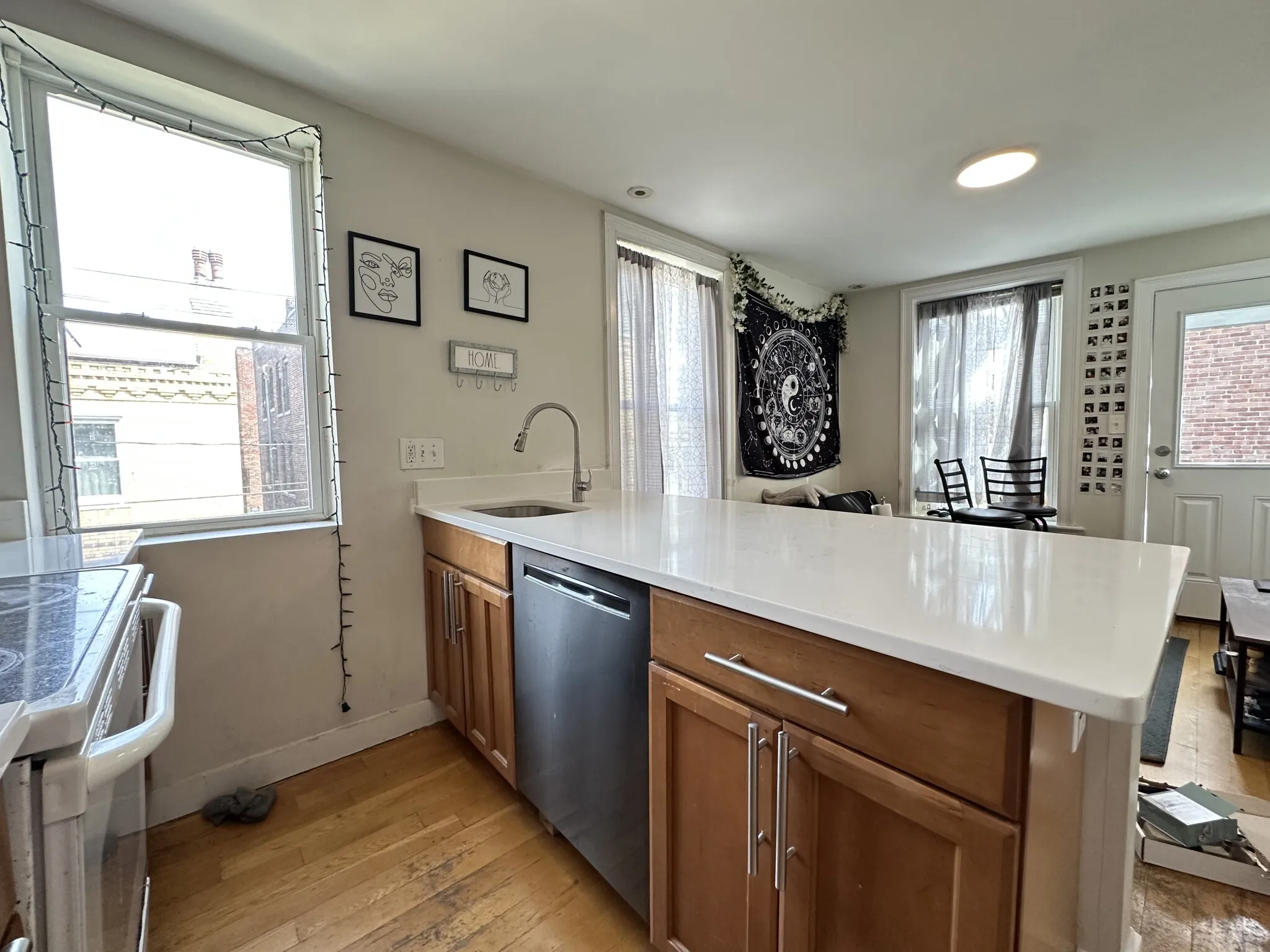 4 bed, 1 bath apartment for rent at 836 Huntington Ave Unit 3, Mission Hill — photo 4 of 23