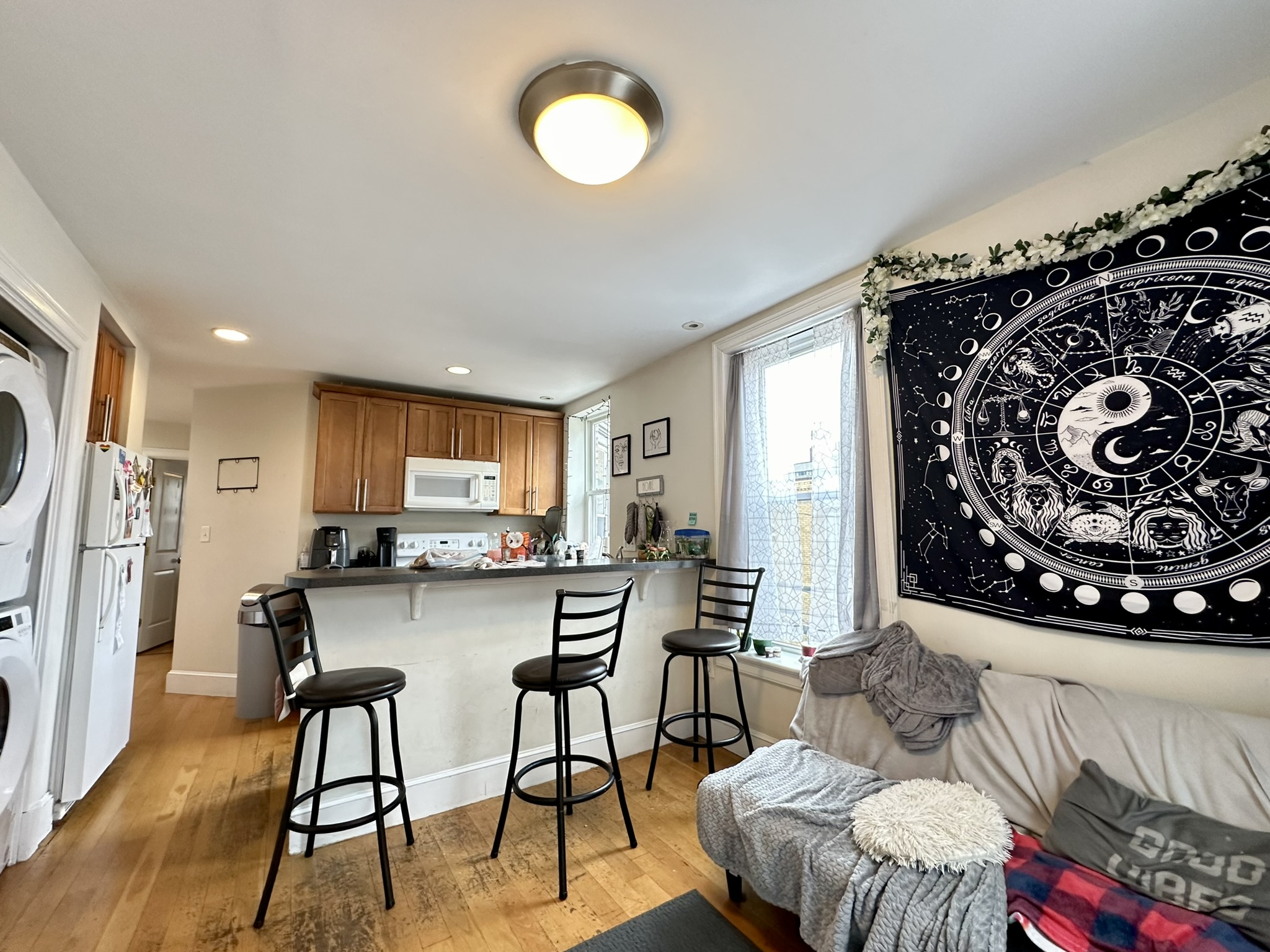 4 bed, 1 bath apartment for rent at 836 Huntington Ave Unit 4, Mission Hill — photo 2 of 24