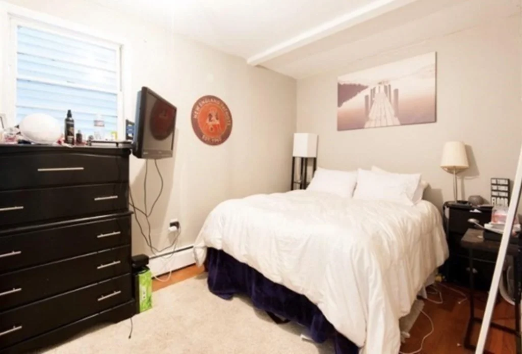 4 bed, 1 bath apartment for rent at 837.5 E 2nd St Unit 1, South Boston — photo 8 of 14