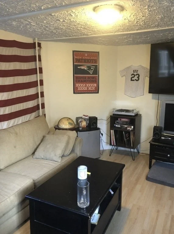 4 bed, 1 bath apartment for rent at 837.5 E 2nd St Unit 1, South Boston — photo 4 of 14