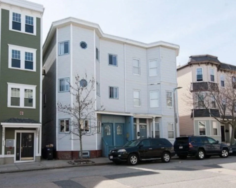 4 bed, 1 bath apartment for rent at 837.5 E 2nd St Unit 1, South Boston — photo 14 of 14