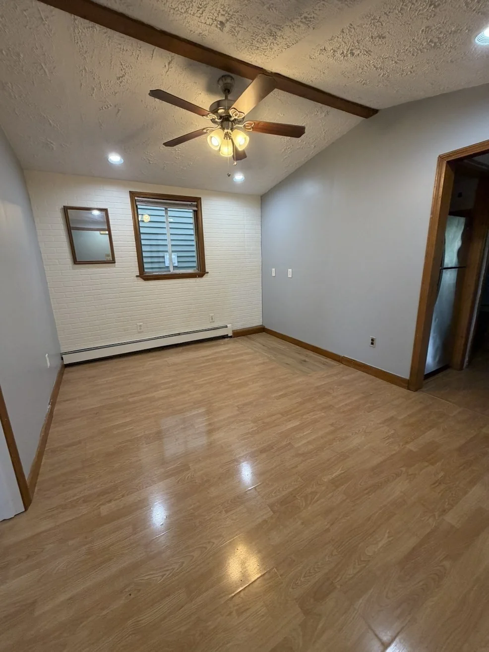 3 bed, 1 bath apartment for rent at 837.5 E 2nd St Unit 3, South Boston — photo 3 of 5
