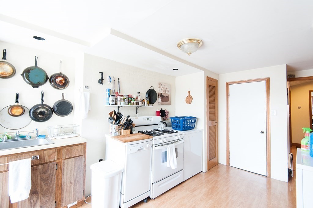 2 bed, 1 bath apartment for rent at 837.5 E 2nd St Unit 3, South Boston — photo 3 of 12