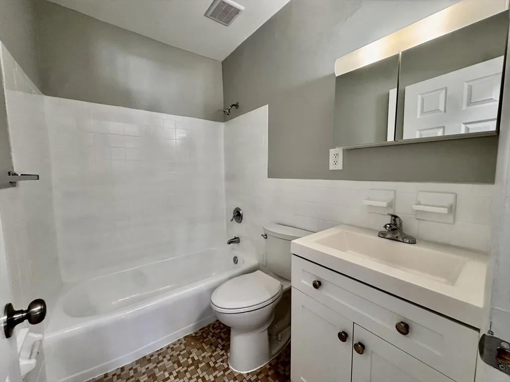 2 bed, 1 bath apartment for rent at 837 River St Unit 12, Hyde Park — photo 7 of 11