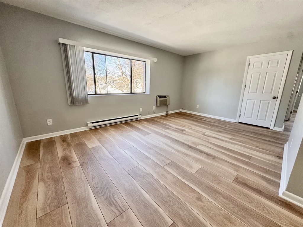 2 bed, 1 bath apartment for rent at 837 River St Unit 12, Hyde Park — photo 5 of 11