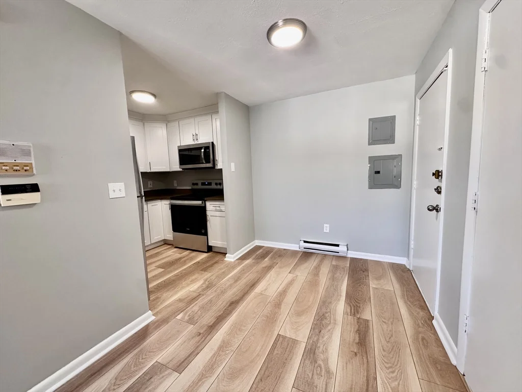 2 bed, 1 bath apartment for rent at 837 River St Unit 12, Hyde Park — photo 4 of 11