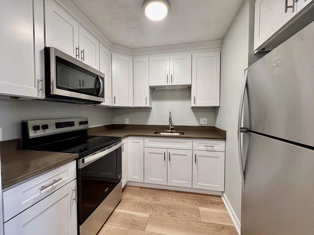 2 bed, 1 bath apartment for rent at 837 River St Unit 14, Hyde Park