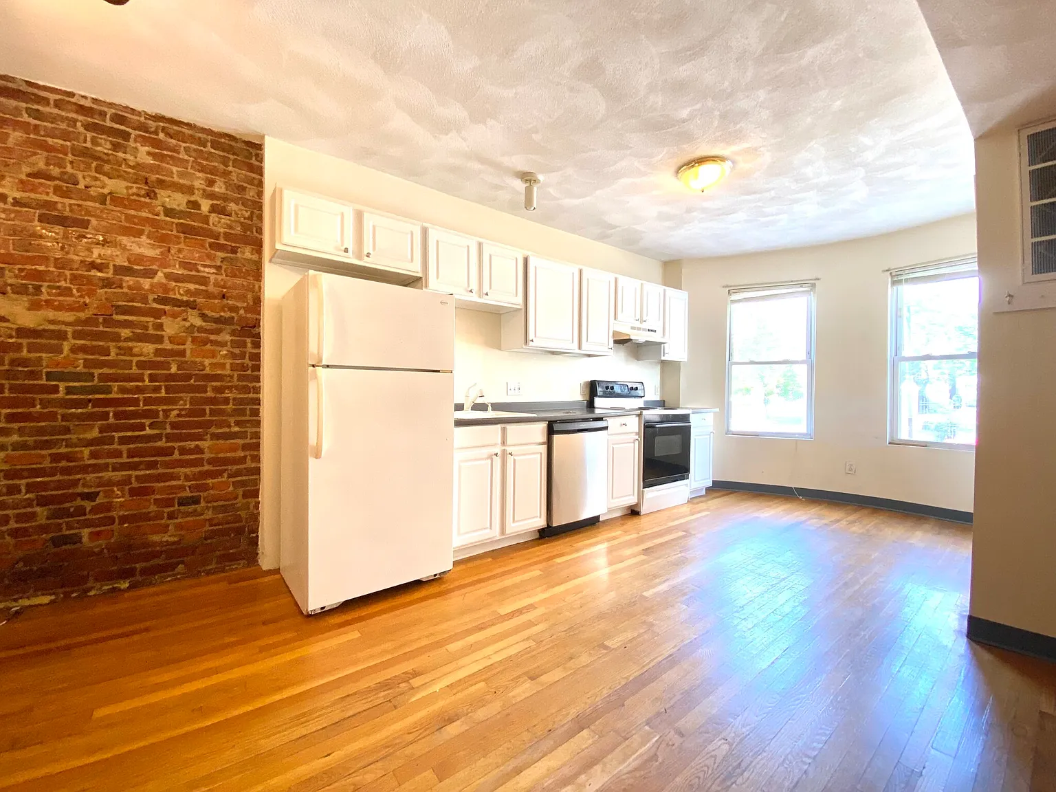2 bed, 1 bath apartment for rent at 838 Huntington Ave Unit 1, Mission Hill — photo 7 of 11