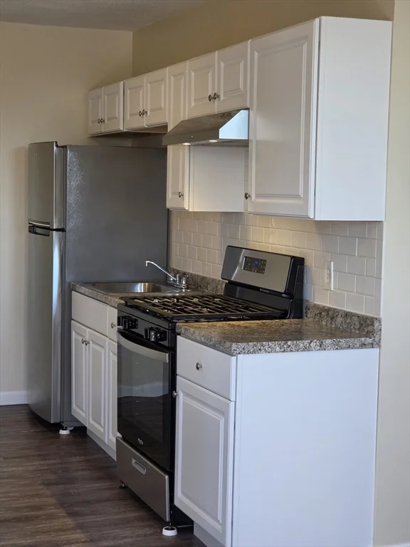 1 bed, 1 bath apartment for rent at 838 Western Ave Unit 4, Lynn