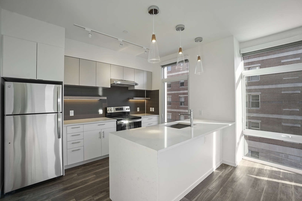 1 bed, 1 bath apartment for rent at 839 Beacon St Unit 206, Fenway — photo 6 of 10