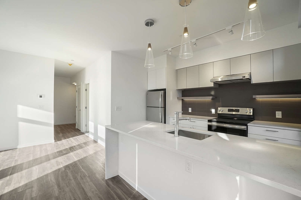1 bed, 1 bath apartment for rent at 839 Beacon St Unit 206, Fenway — photo 4 of 10