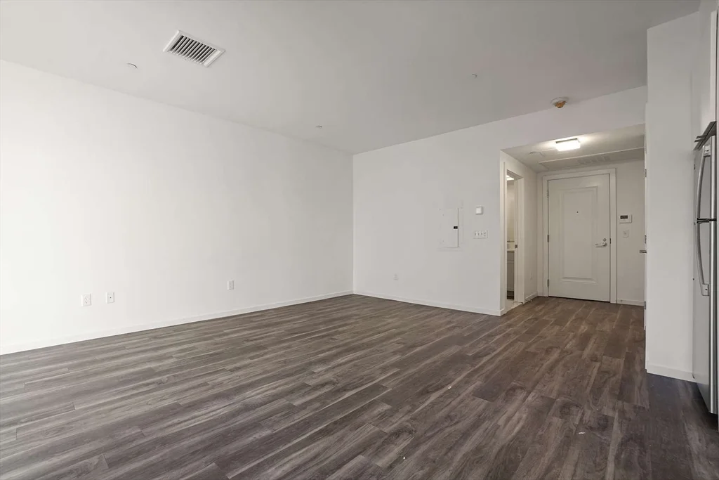 Studio bed, 1 bath apartment for rent at 839 Beacon St Unit 208, Fenway — photo 5 of 7