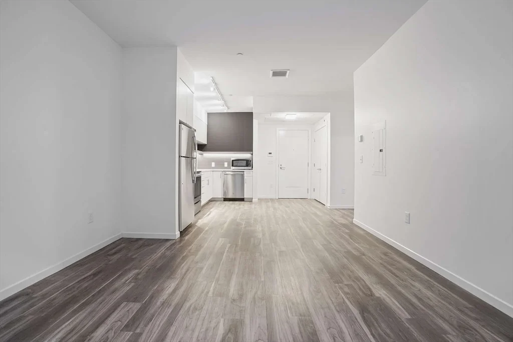 1 bed, 1 bath apartment for rent at 839 Beacon St Unit 211, Fenway — photo 3 of 8