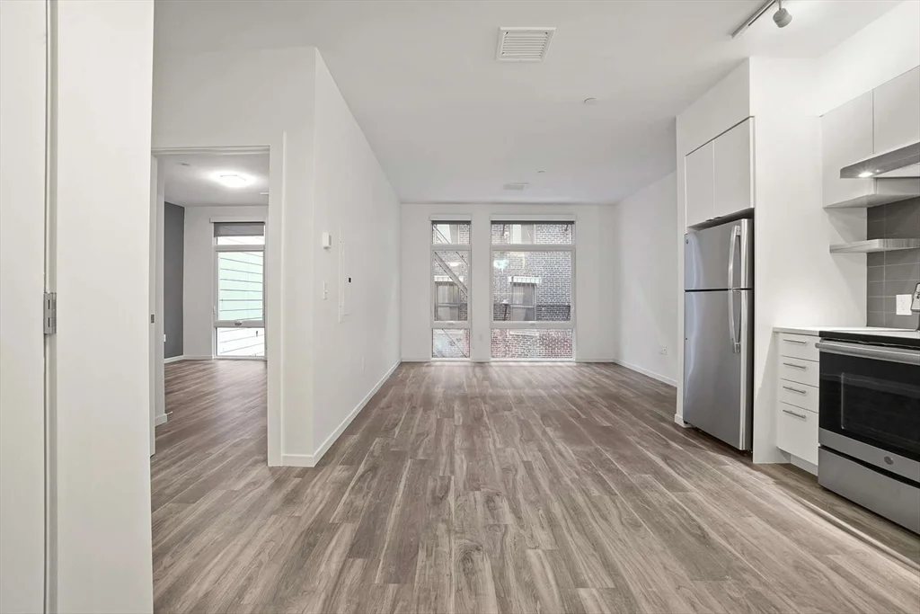 1 bed, 1 bath apartment for rent at 839 Beacon St Unit 211, Fenway — photo 1 of 8