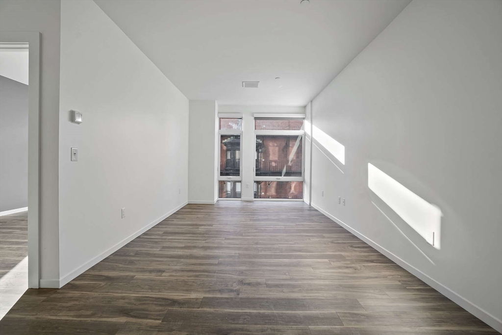 1 bed, 1 bath apartment for rent at 839 Beacon St Unit 304, Fenway — photo 3 of 18