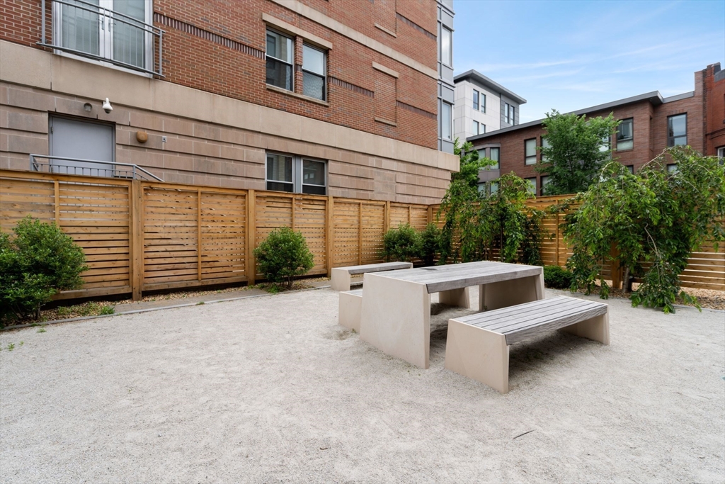 Studio bed, 1 bath apartment for rent at 839 Beacon St Unit 308, Fenway — photo 13 of 14