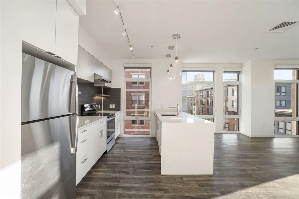 3 bed, 2 bath apartment for rent at 839 Beacon St Unit 406, Fenway — photo 7 of 29