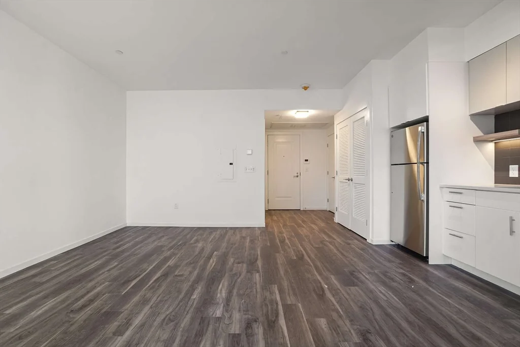 Studio bed, 1 bath apartment for rent at 839 Beacon St Unit 408, Fenway — photo 4 of 7