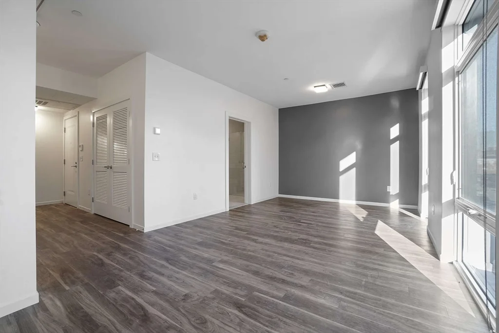 Studio bed, 1 bath apartment for rent at 839 Beacon St Unit 409, Fenway — photo 1 of 13