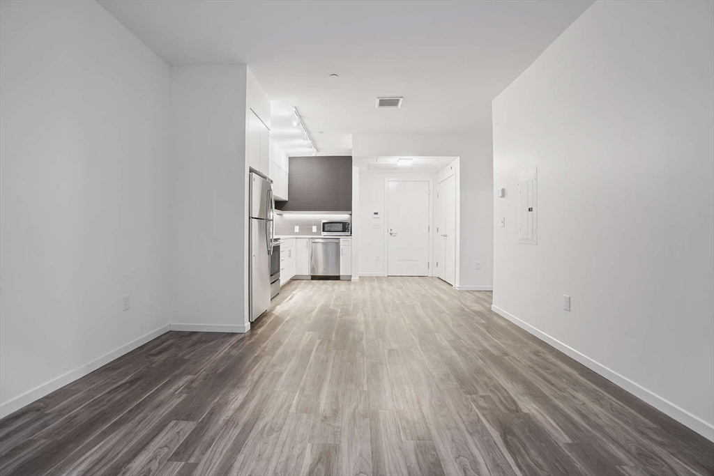 1 bed, 1 bath apartment for rent at 839 Beacon St Unit 411, Fenway — photo 4 of 14