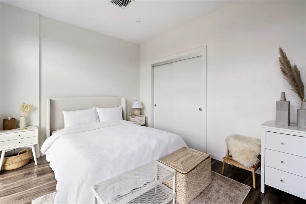 Studio bed, 1 bath apartment for rent at 839 Beacon St Unit 501, Fenway — photo 11 of 23