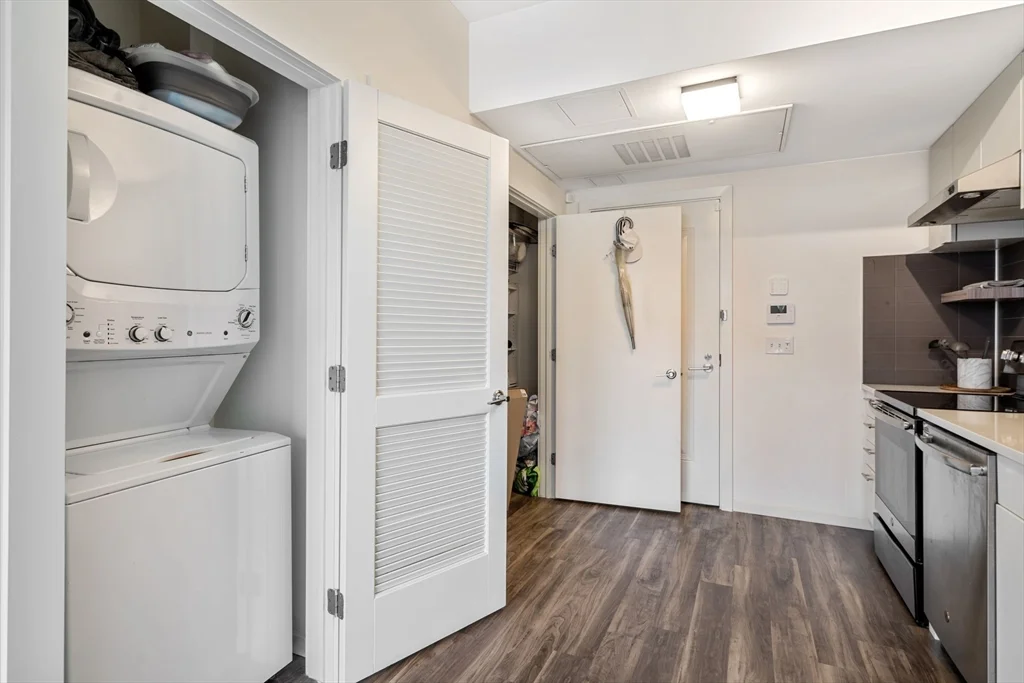 Studio bed, 1 bath apartment for rent at 839 Beacon St Unit 501, Fenway — photo 16 of 23