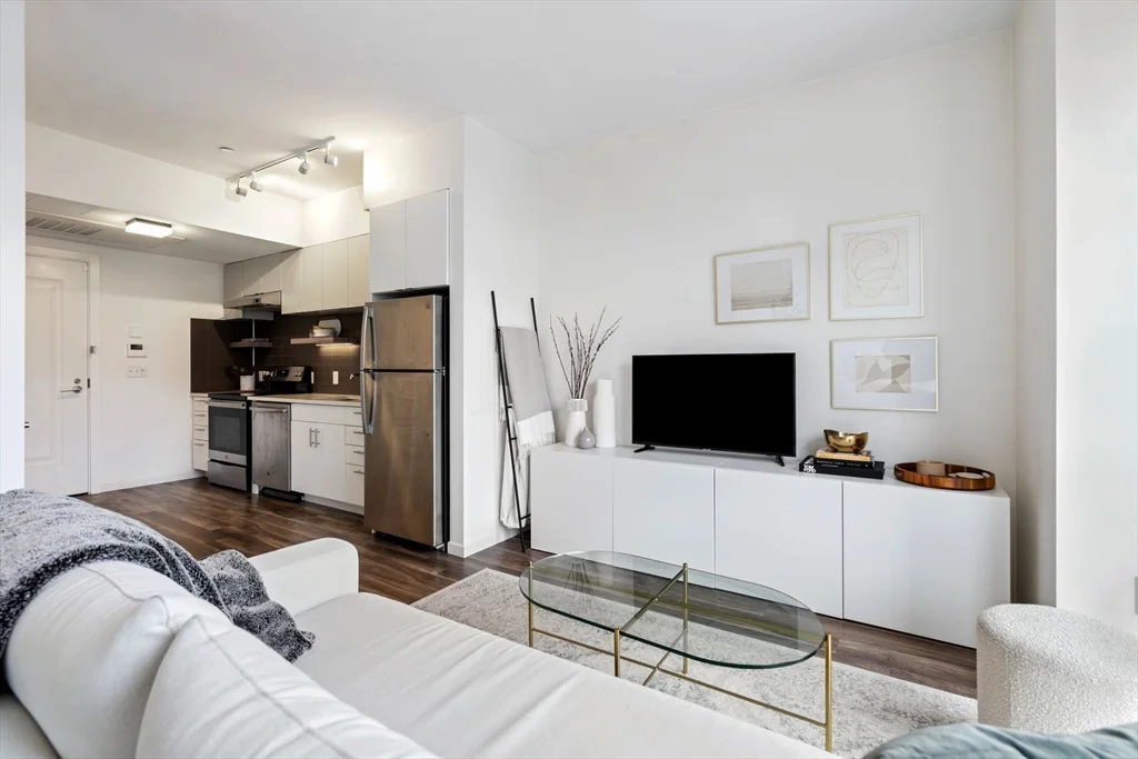 Studio bed, 1 bath apartment for rent at 839 Beacon St Unit 501, Fenway — photo 4 of 23